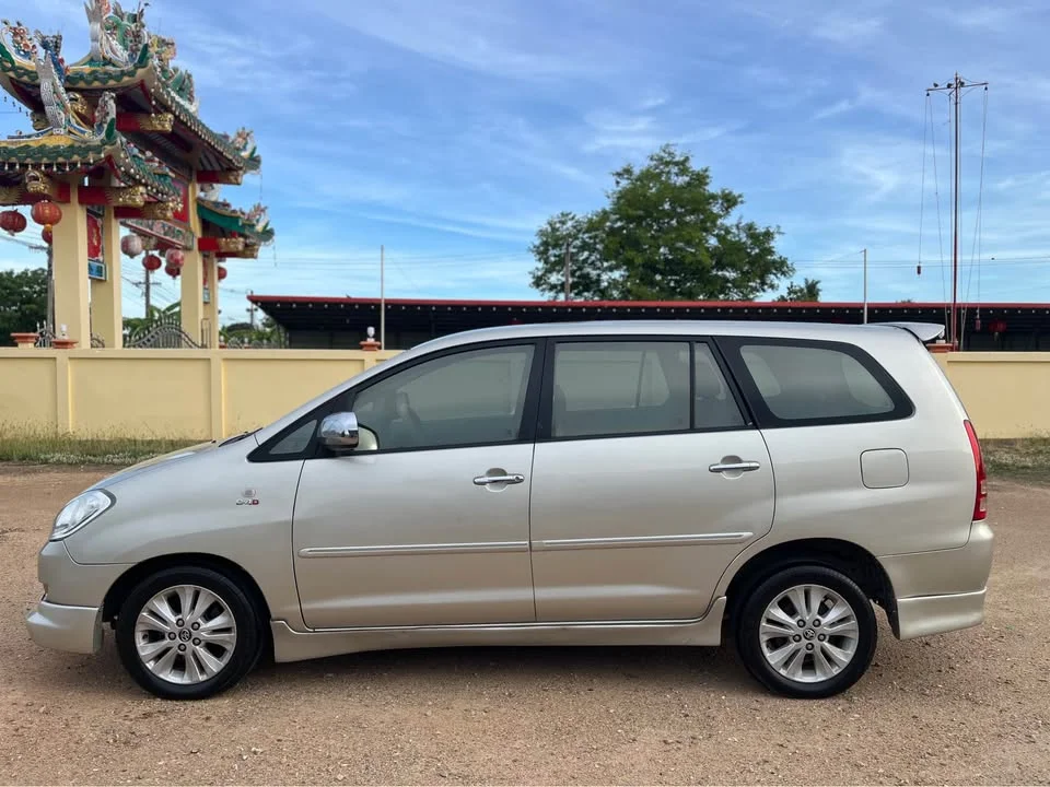 2005 Toyota Innova I 3