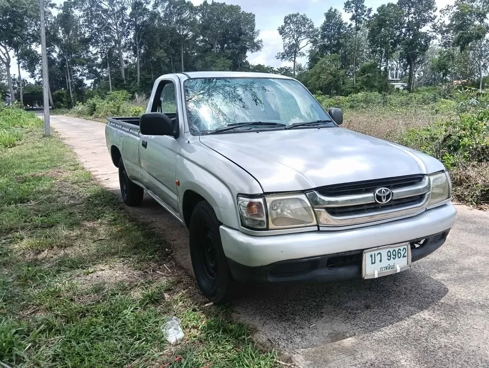 2002 Toyota Hilux Tiger VI 2