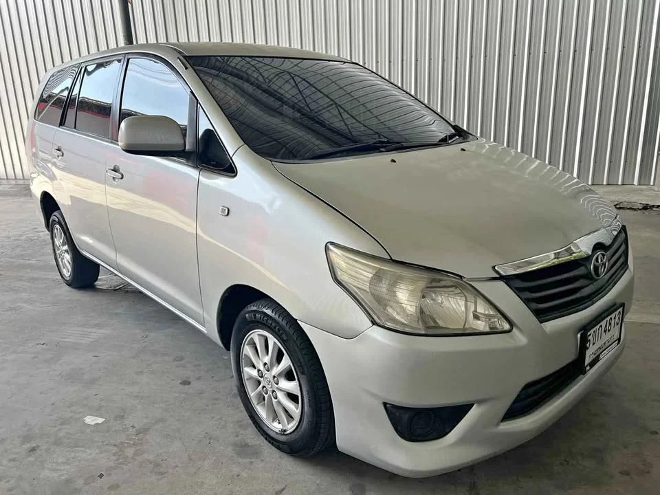 2011 Toyota Innova I 3