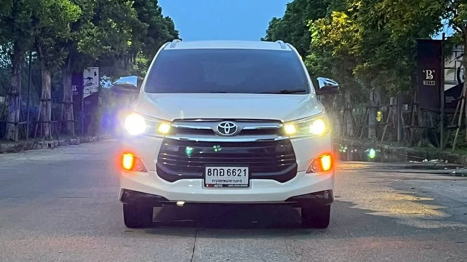 2019 Toyota Innova II 3
