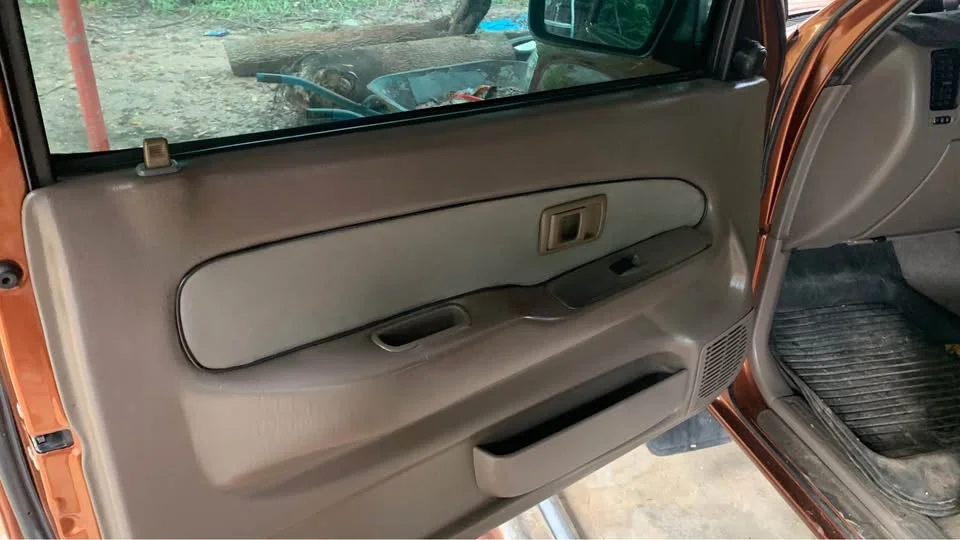2004 Toyota Hilux Tiger VI 2
