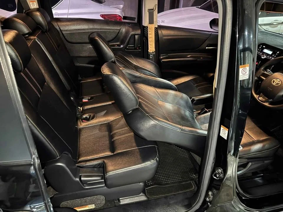 2016 Toyota Sienta II 2