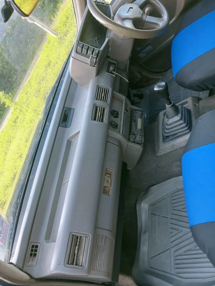 1996 Isuzu TFR III 3