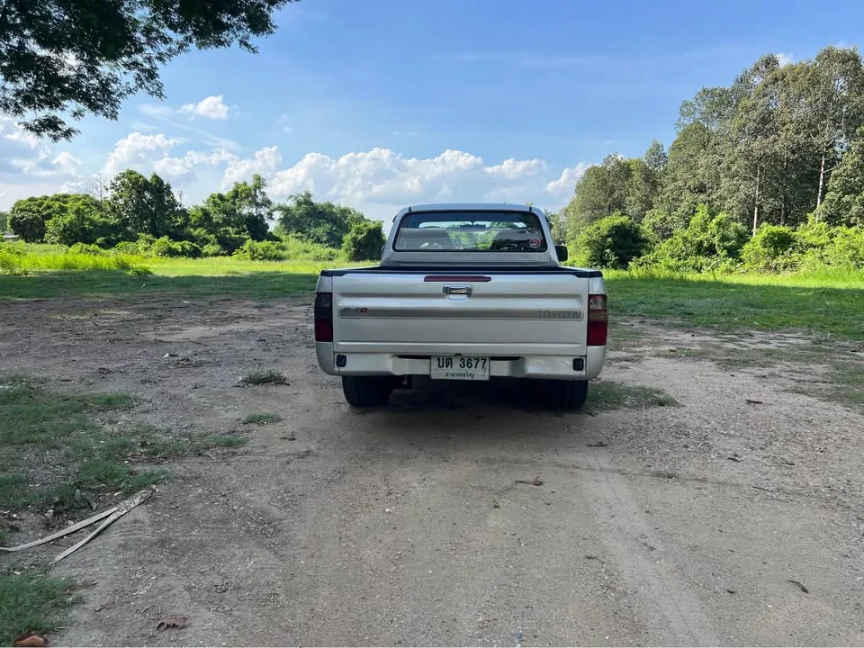 2003 Toyota Hilux Tiger VI 3