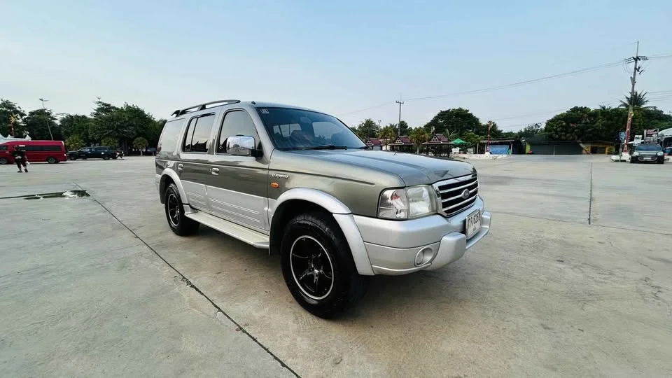 2004 Ford Everest I 3