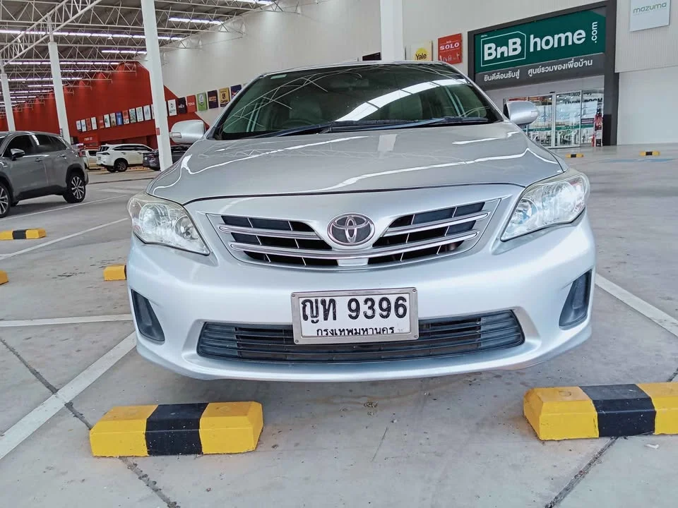 2011 Toyota Corolla Altis X (E140) 3