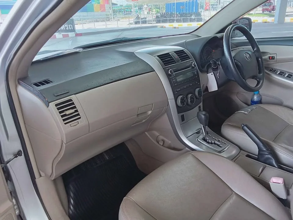 2011 Toyota Corolla Altis X (E140) 2
