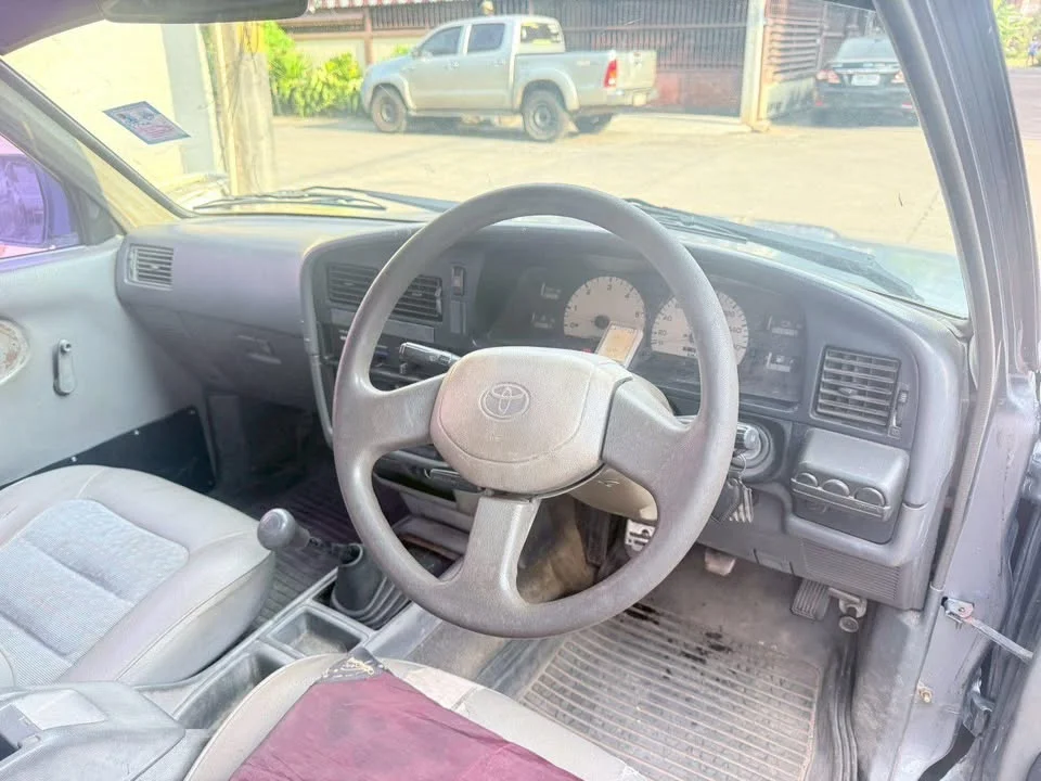1998 Toyota Hilux Mighty-X V 2