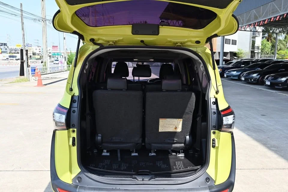 2019 Toyota Sienta II 2