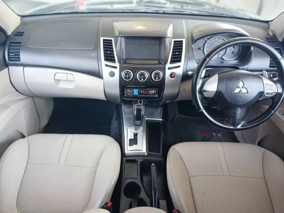 2012 Mitsubishi Pajero Sport II 2