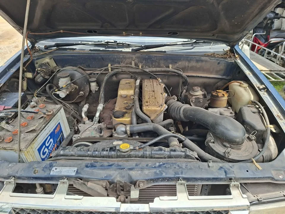1992 Isuzu TFR III 2