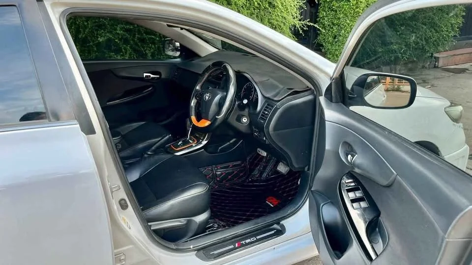 2013 Toyota Corolla Altis X (E140) 3