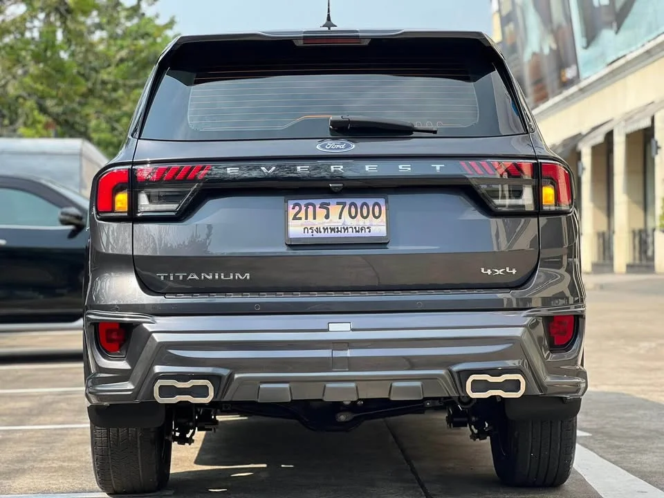 2023 Ford Everest III 2
