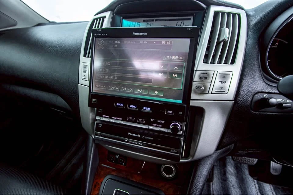 2011 Toyota Harrier II 2
