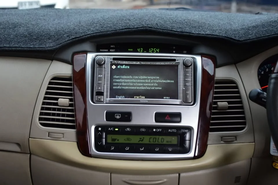 2013 Toyota Innova I 2