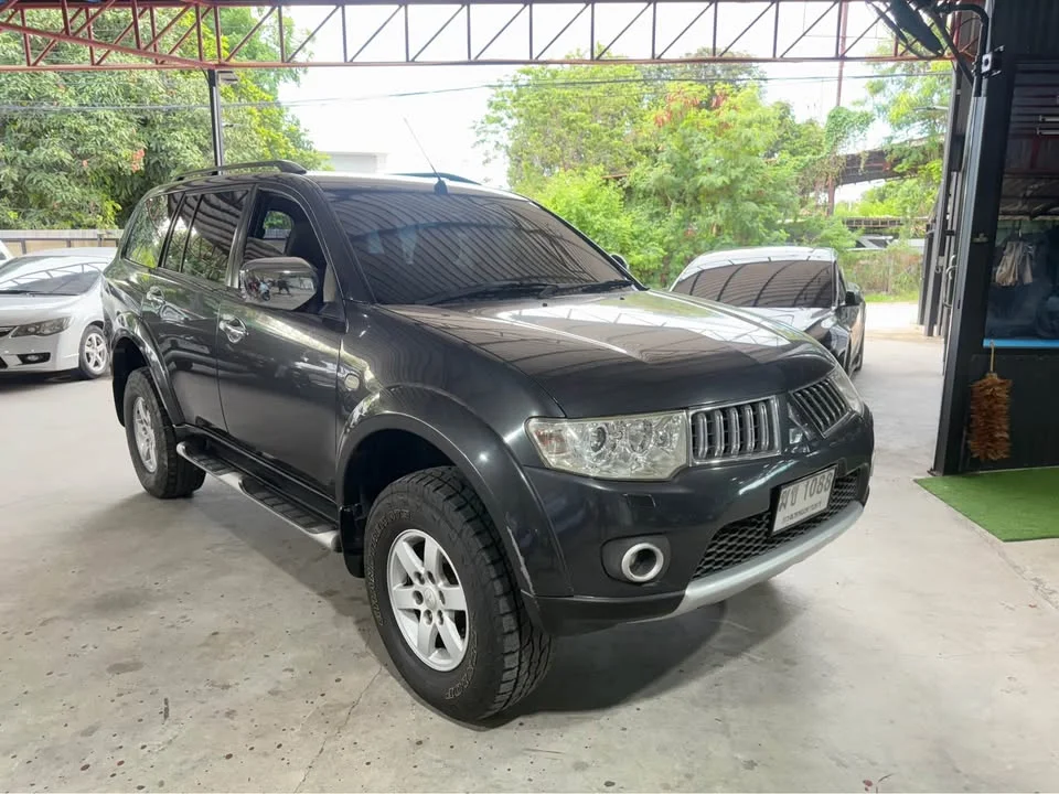 Mitsubishi Pajero Sport II 3