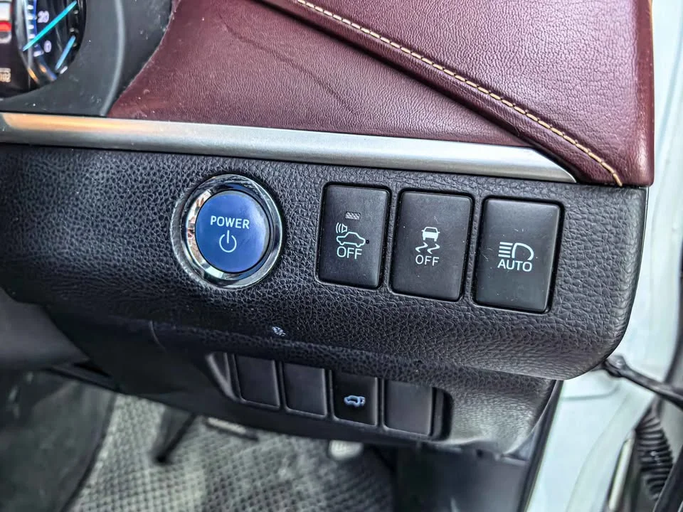 2015 Toyota Harrier III 2