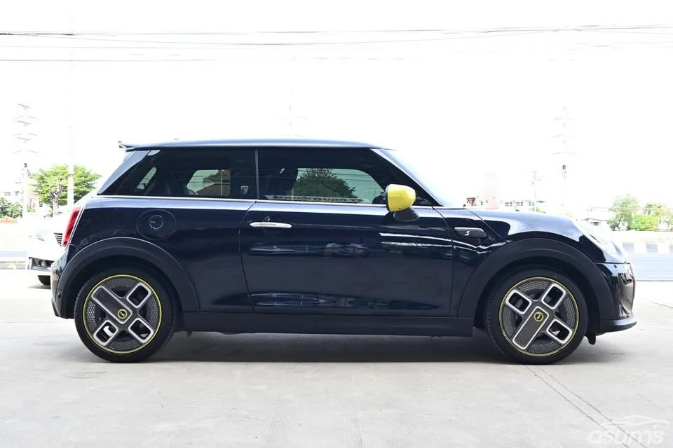 2022 Mini Hatch  III 2