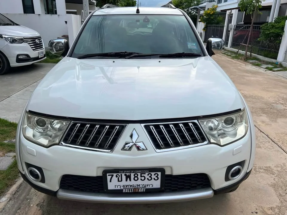 2012 Mitsubishi Pajero Sport II 2