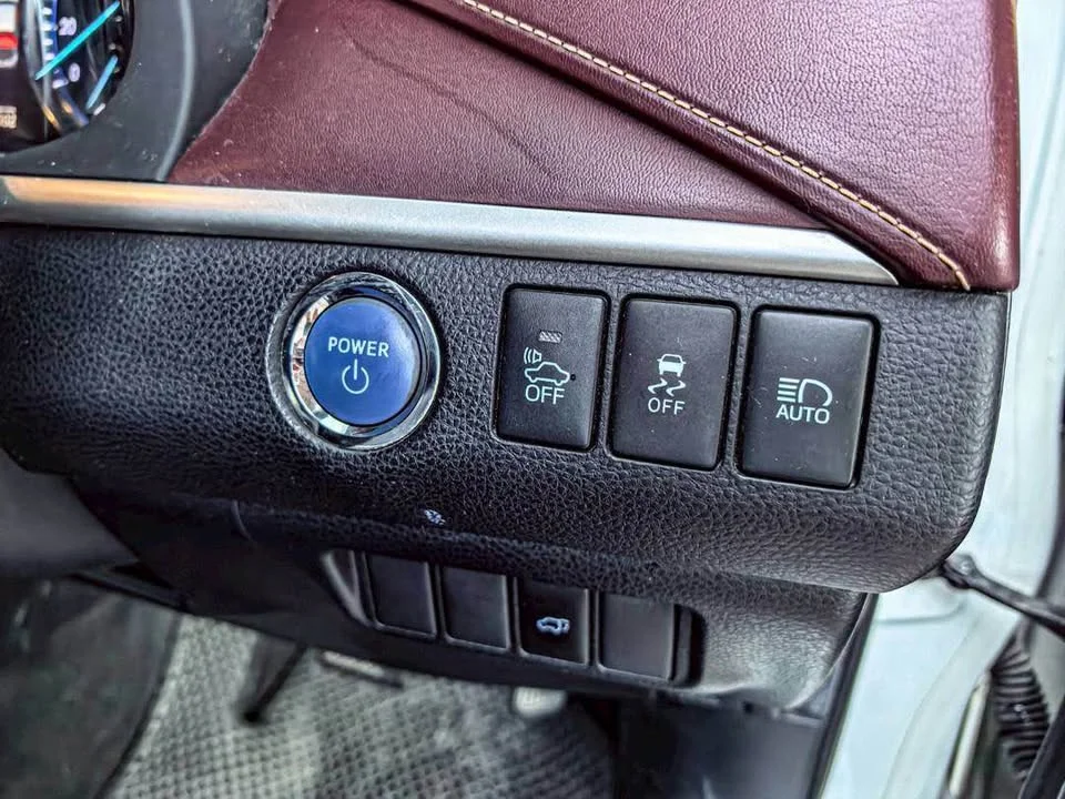 2015 Toyota Harrier III 3