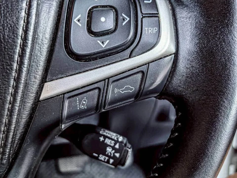 2015 Toyota Harrier III 2