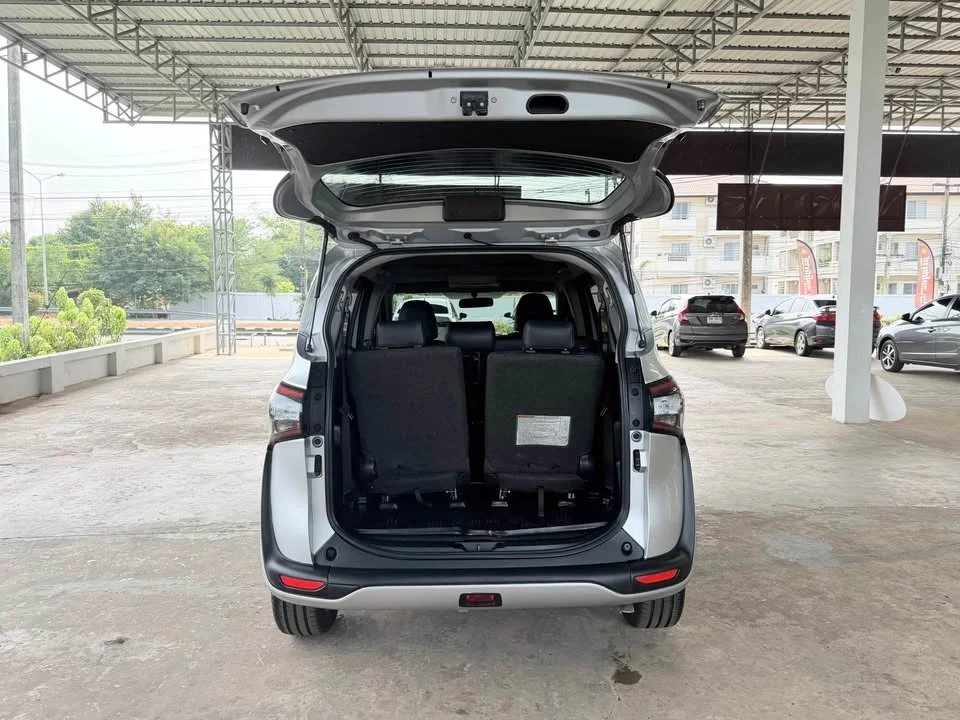 2018 Toyota Sienta II 3
