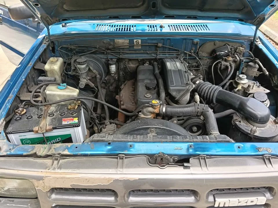 1995 Mazda B2500 IV 2