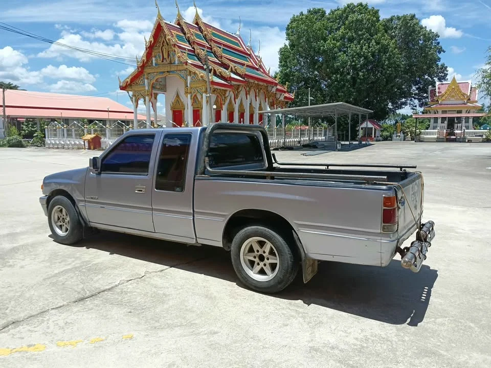 1991 Isuzu TFR III 3