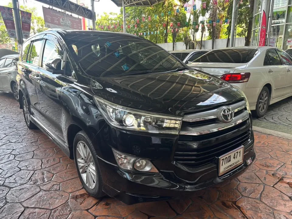 2017 Toyota Innova II 2