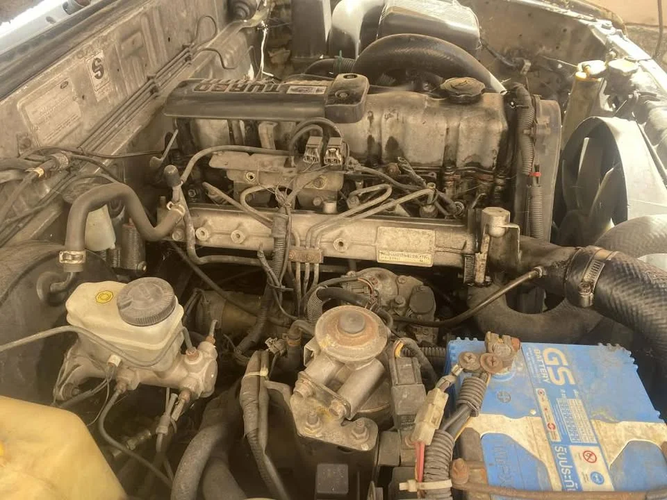 2004 Mazda 2500 Fighter V 2