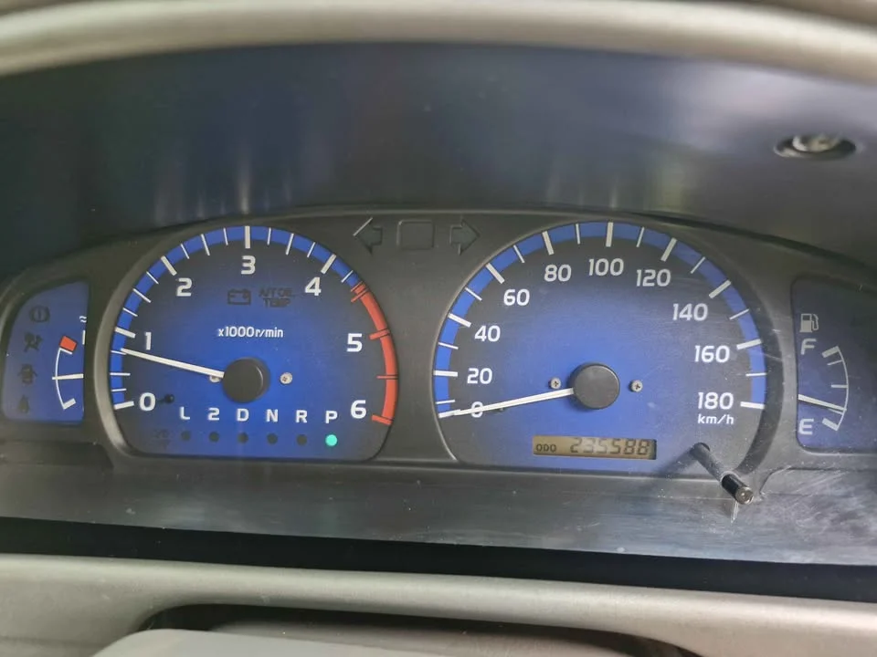 2004 Toyota Hilux Tiger VI 2