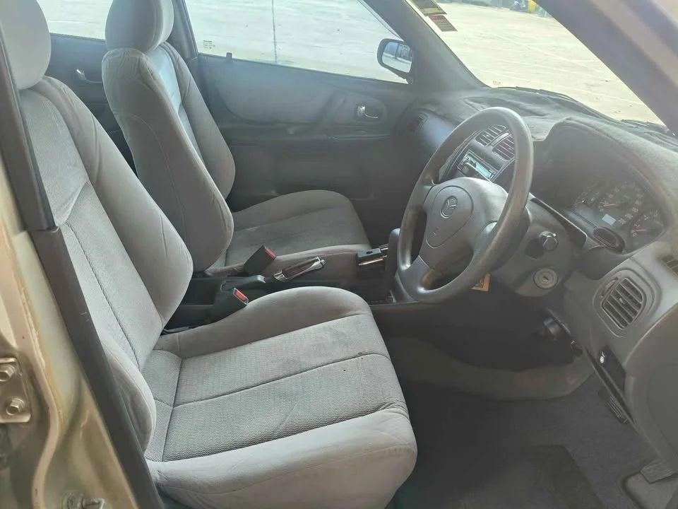2000 Mazda 323 VIII 3