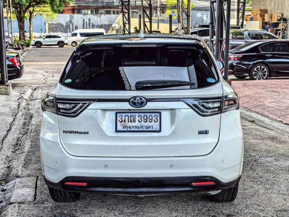 2015 Toyota Harrier III 3