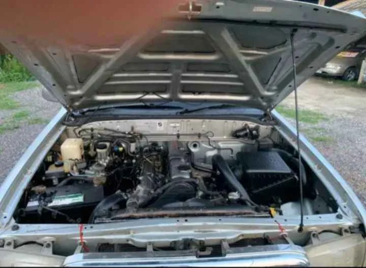 2000 Mazda 2500 Fighter V 3