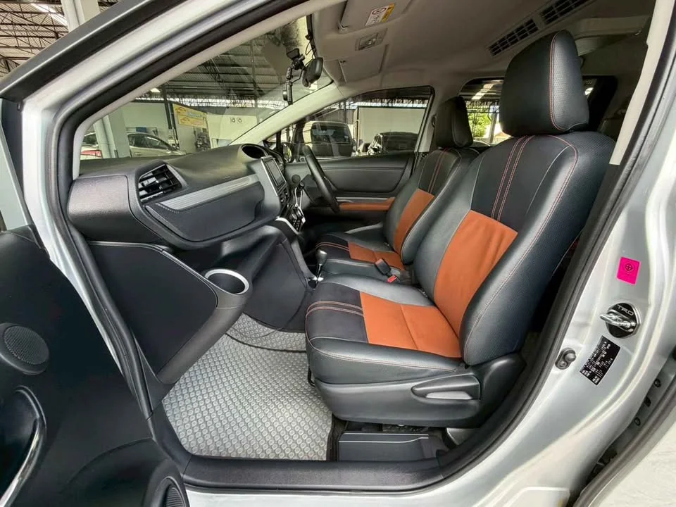2017 Toyota Sienta II 3