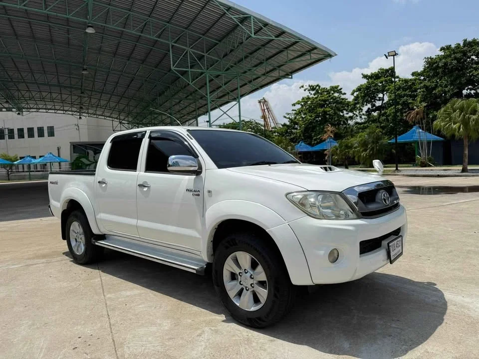 2011 Toyota Hilux VII 2