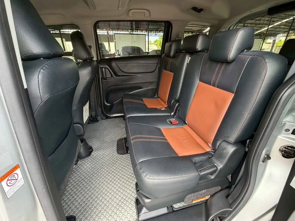2017 Toyota Sienta II 2