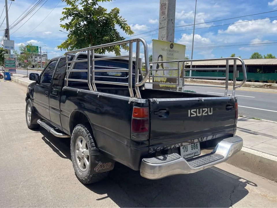 1997 Isuzu TFR III 3