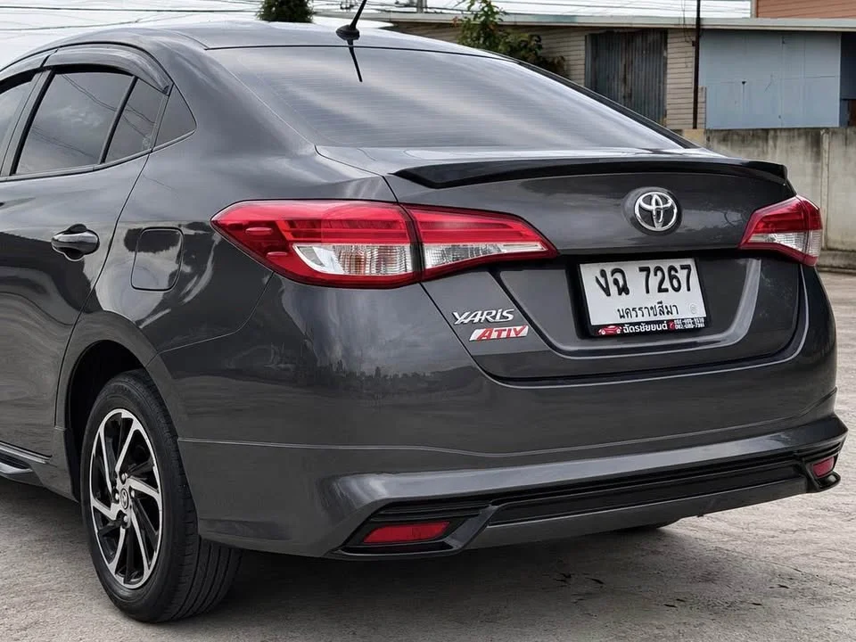 2020 Toyota Yaris ATIV III 3