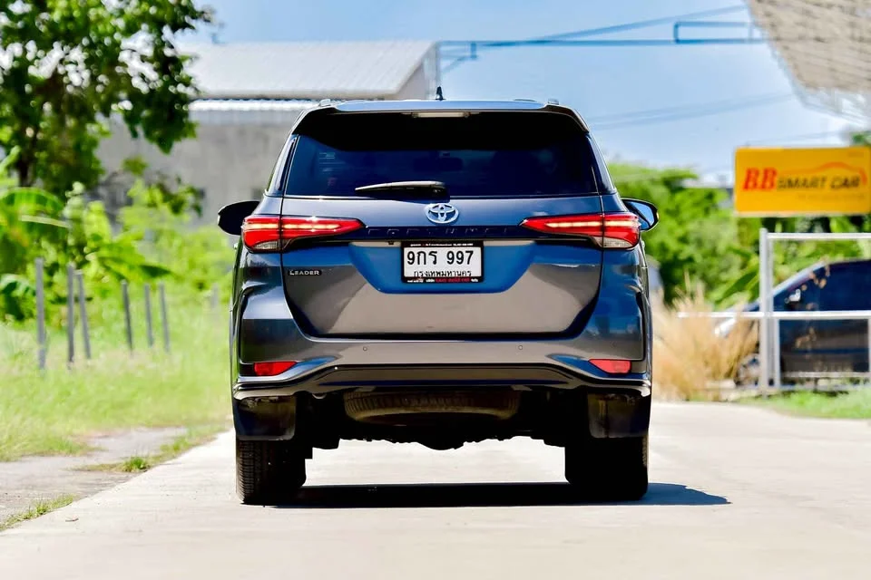 2023 Toyota Fortuner II 2