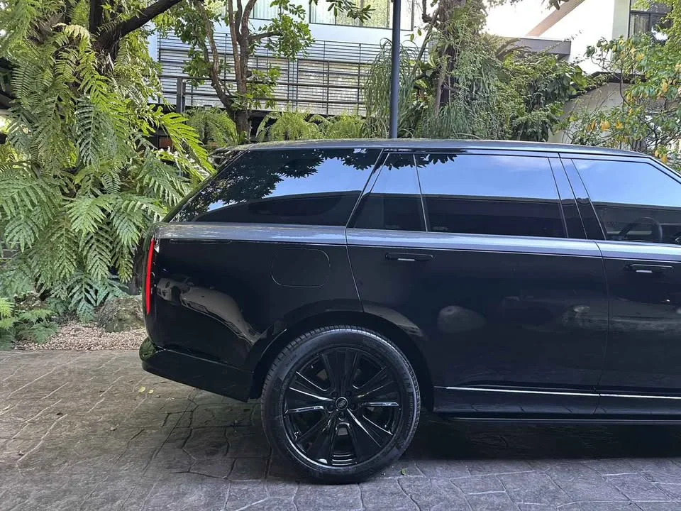 2023 Land Rover Range Rover V 2