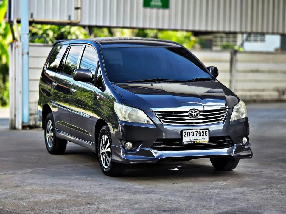 2013 Toyota Innova I 3