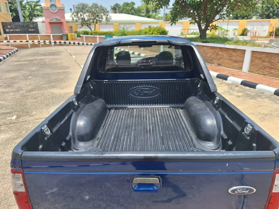 2003 Mazda 2500 Fighter V 3