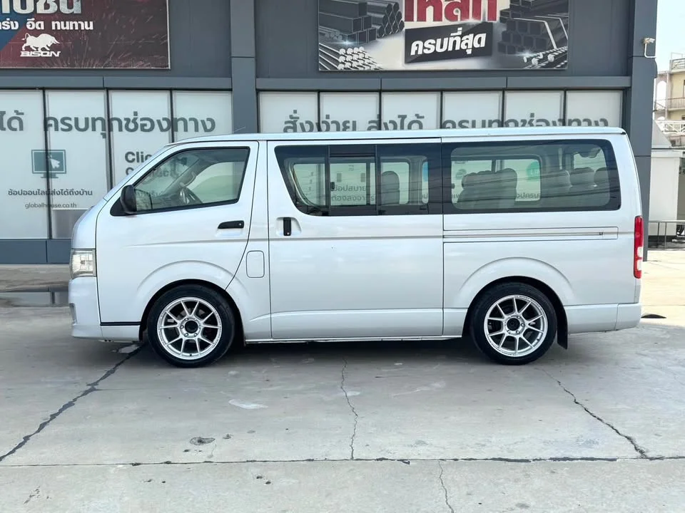 2013 Toyota HiAce V (H200) 2