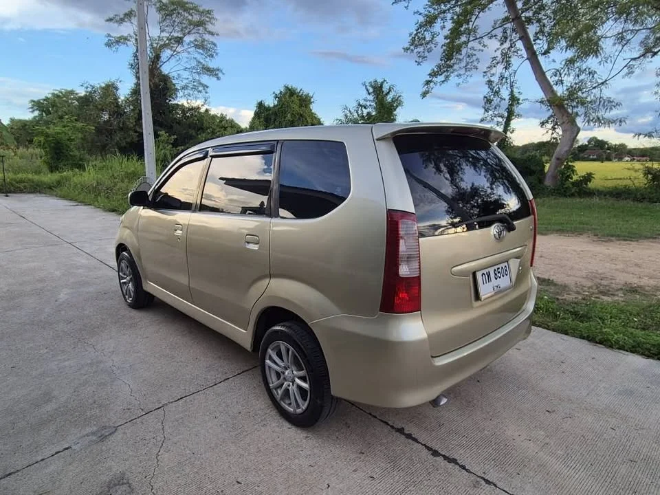 2004 Toyota Avanza I 2