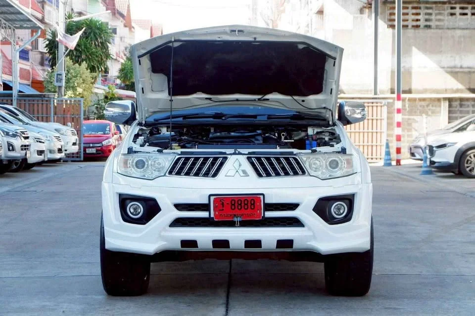 2012 Mitsubishi Pajero Sport II 2