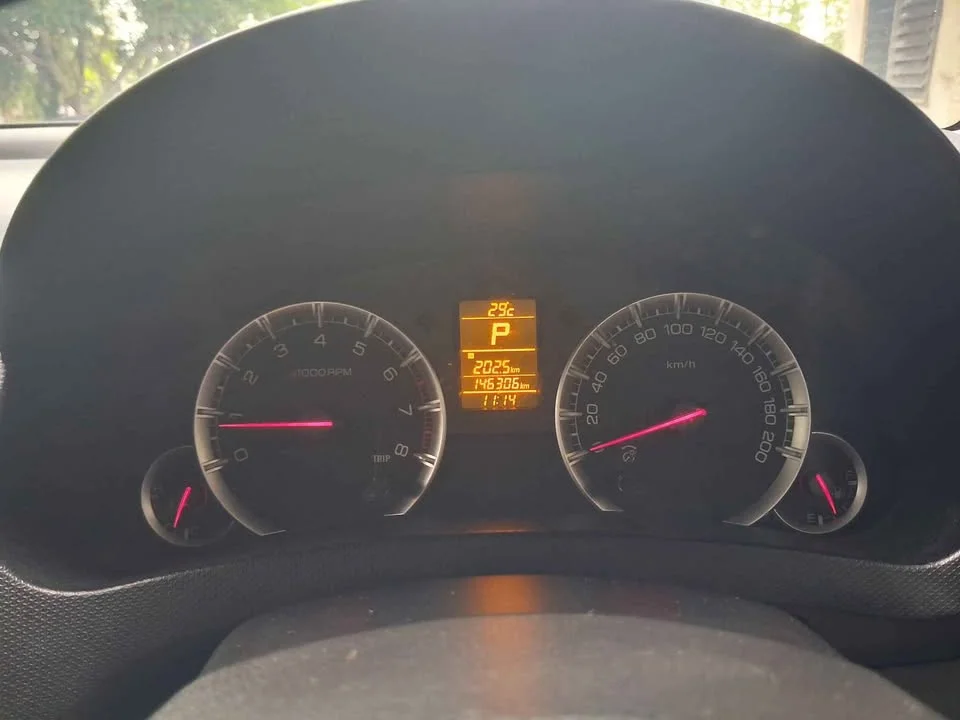 2013 Suzuki Swift II 3