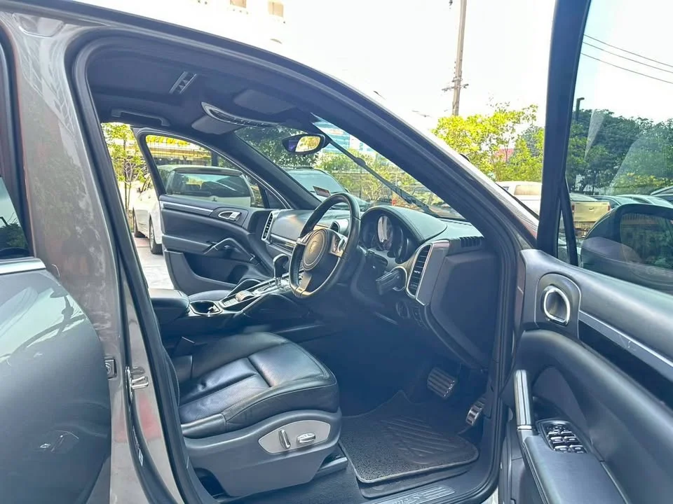 2010 Porsche Cayenne II 3