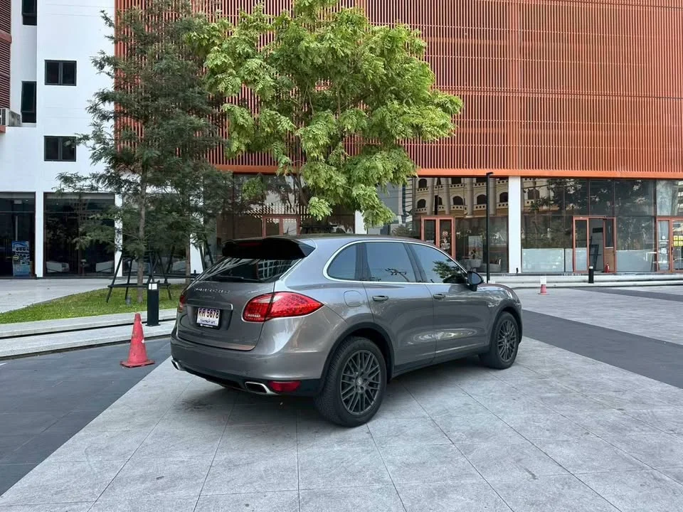 2010 Porsche Cayenne II 2