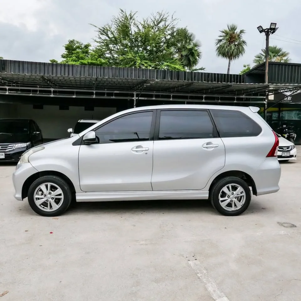 2012 Toyota Avanza II 2
